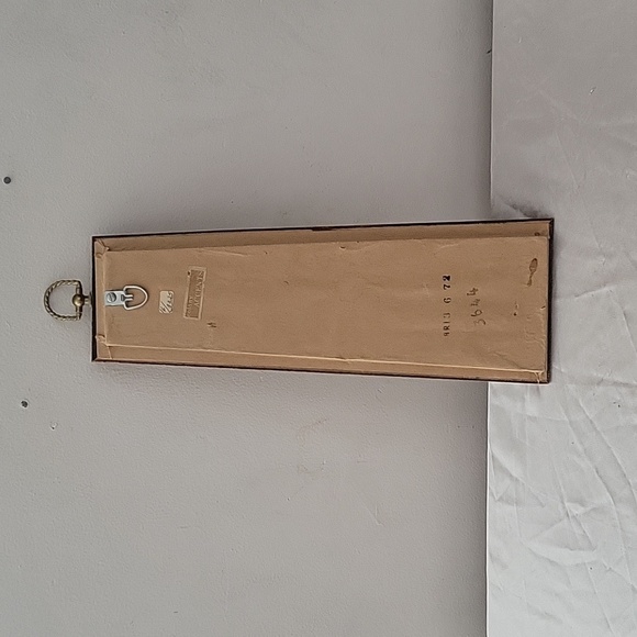 Vintage Colony Accents Cameo with Metal Art Wall Art - Picture 4 of 13